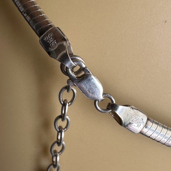 Sterling Silver Omega Necklace 4mm width 17” long - Picture 5 of 5